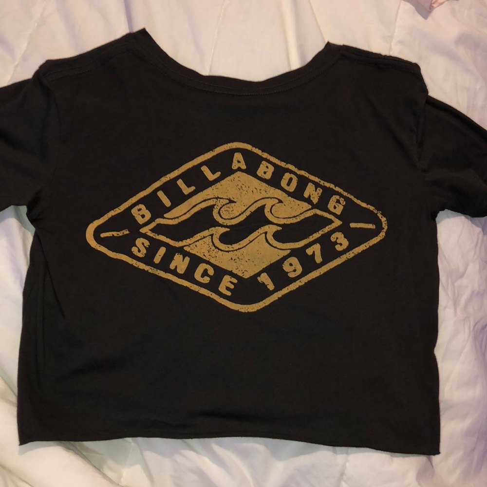 billabong cropped tee